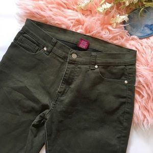 T&Y Fashion Woman's Forest Green Jeans